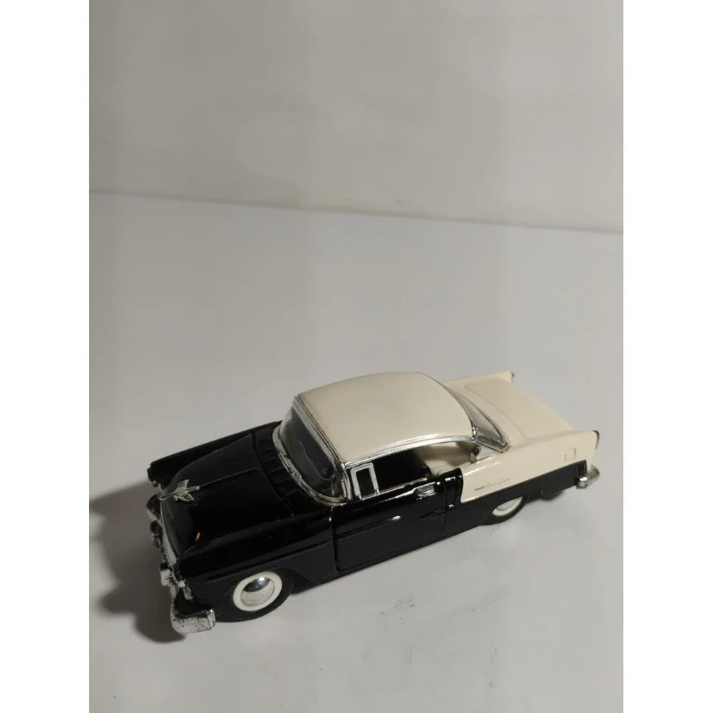Signature models SS5720 1955 CHEVROLET Bel Air 1:32 Scale Wind Up
